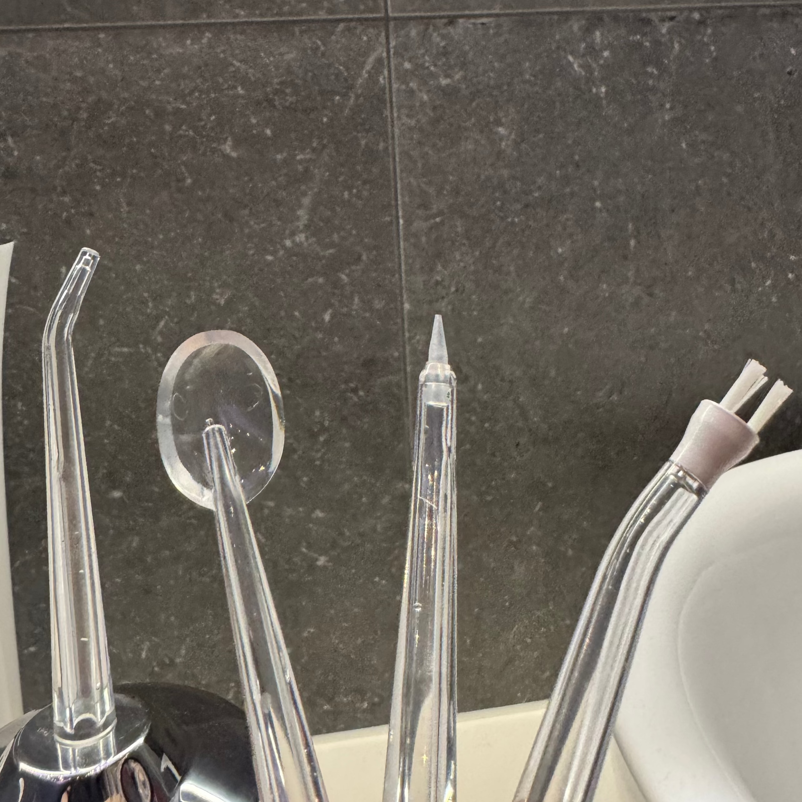AquaDent™ – Smart Portabel Munspolning med Tryckrent Vatten